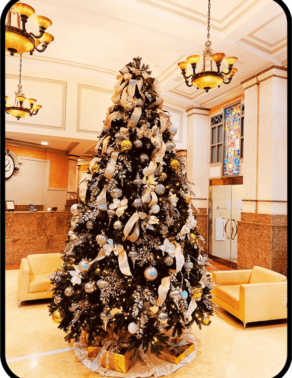 Decorated Christmas Tree PNG
