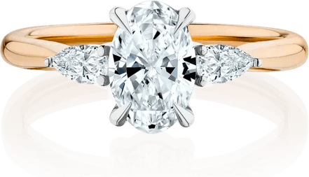 Oval Cut Diamond PNG
